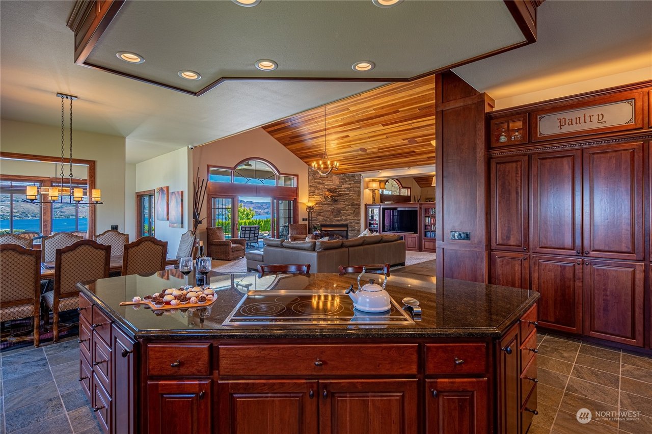 270 Bene Vista Ln