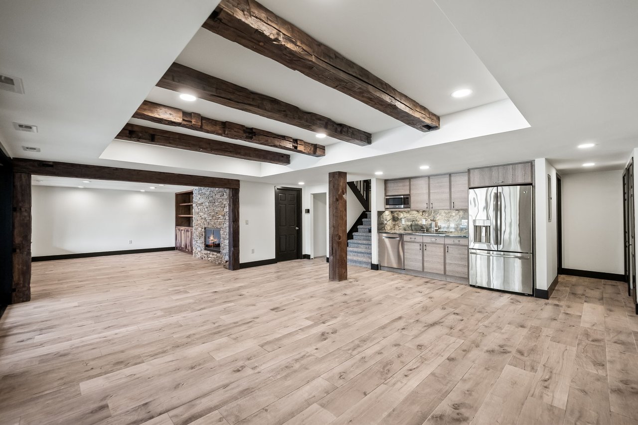 260 Woodwind Dr, Bloomfield Hills