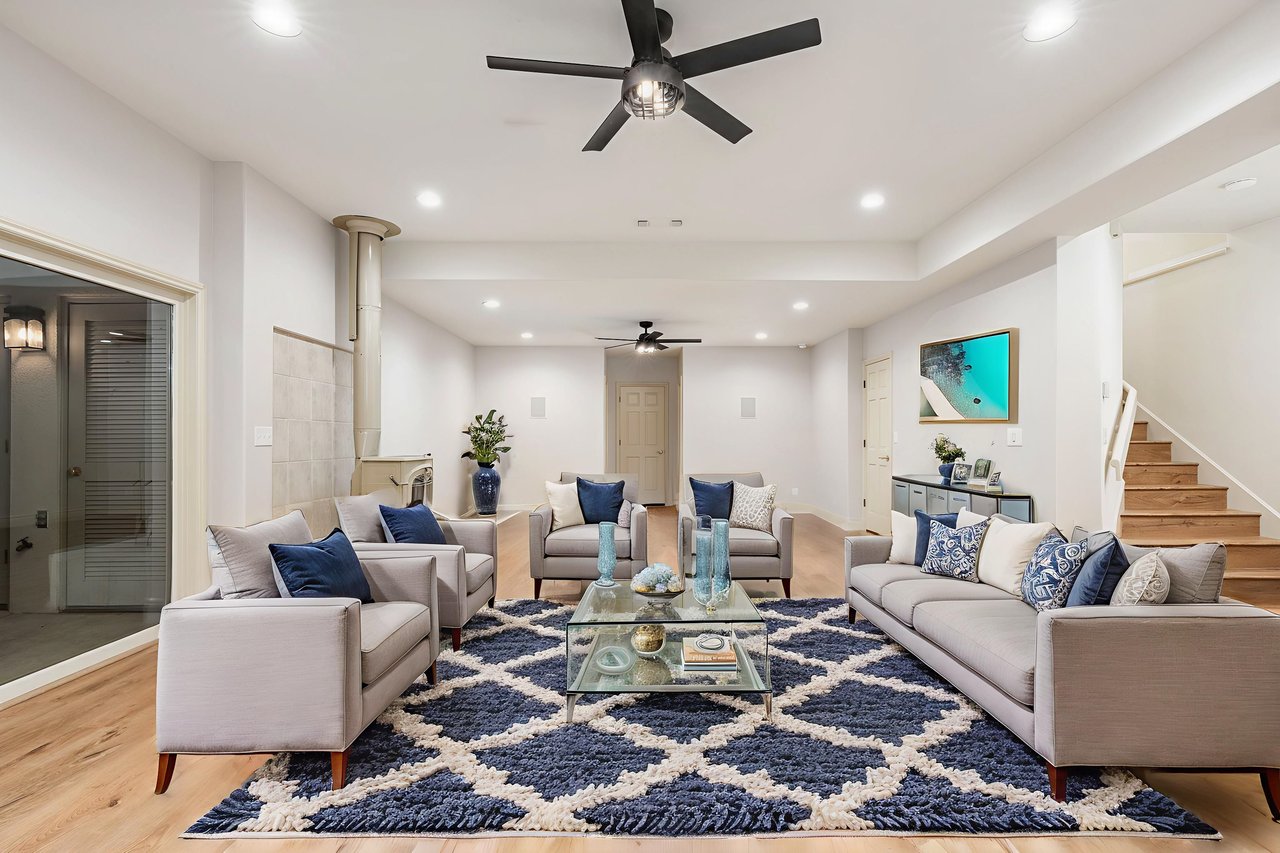 7285 N San Pedro Ave