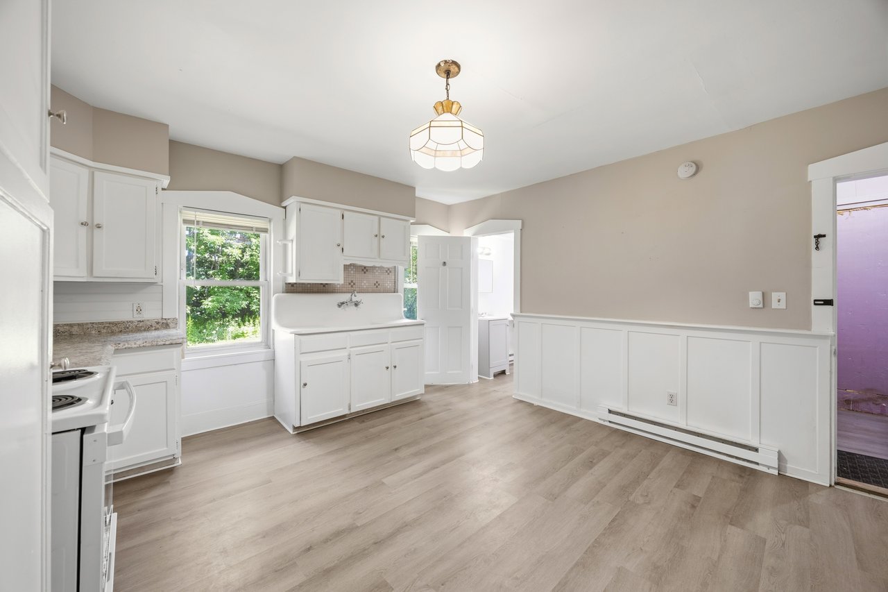 987 Main St, Vassalboro