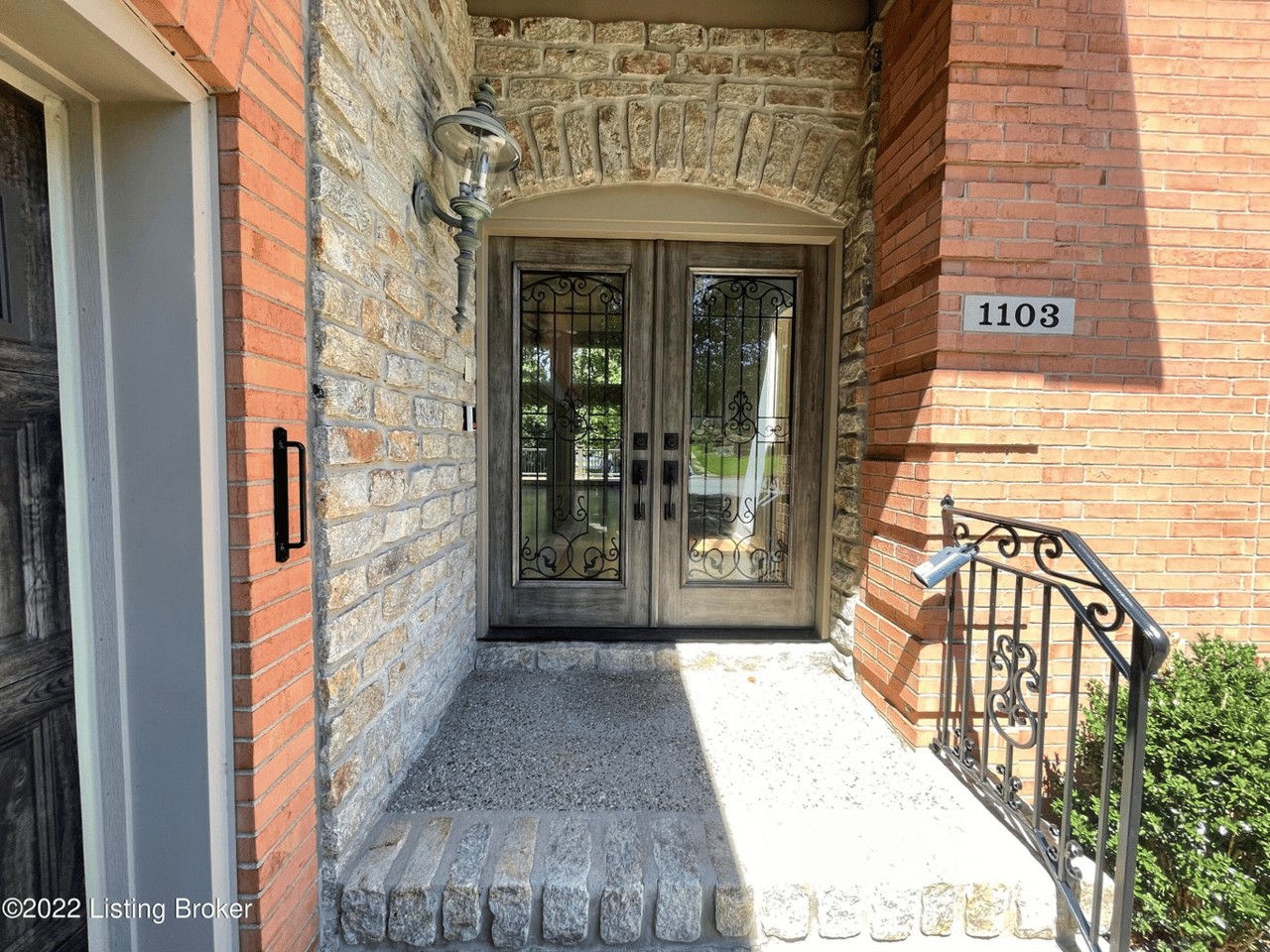 1103 Balmoral Dr