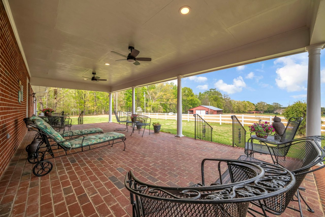 824 N Forest Hills School Rd