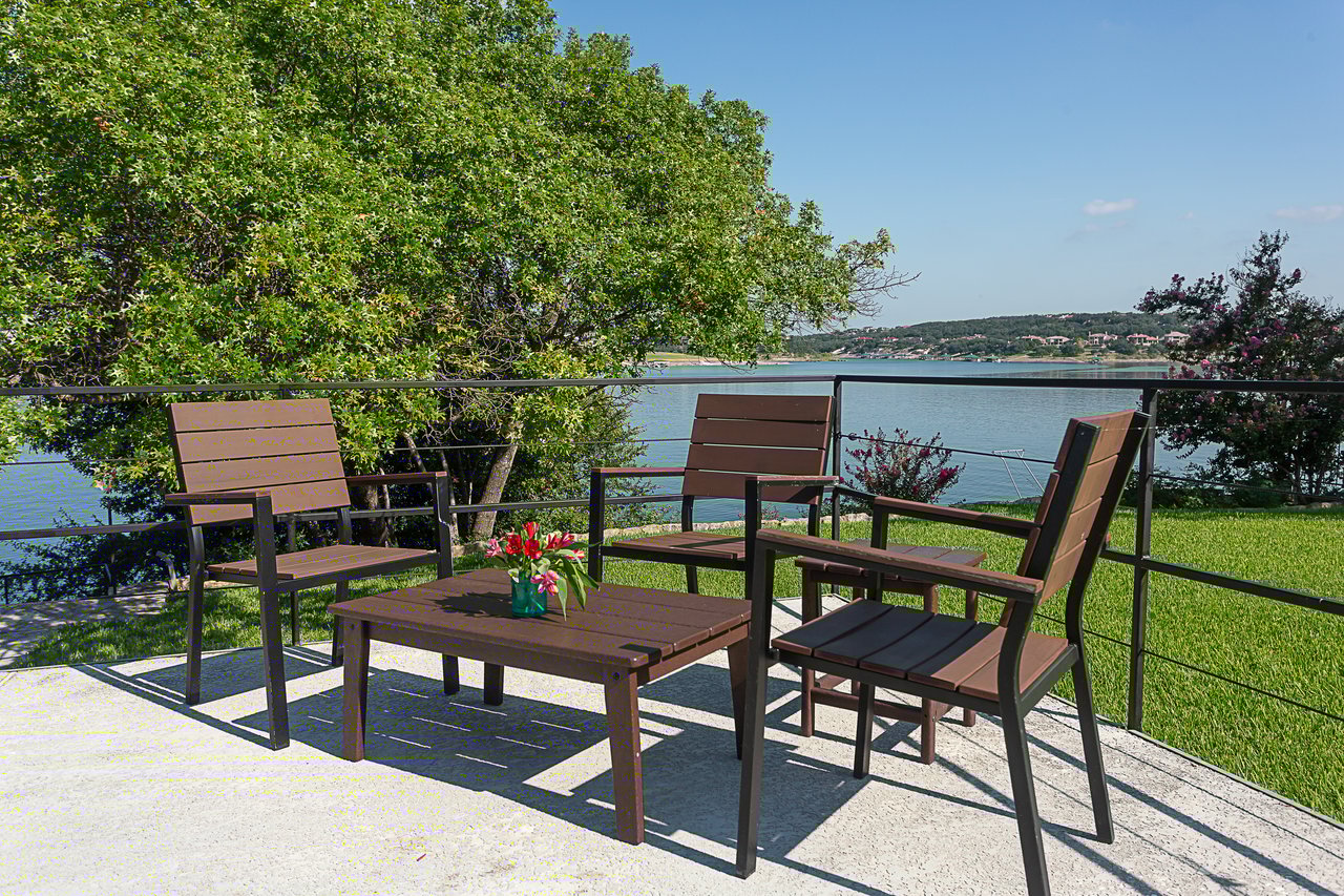 Iconic Lakeway Waterfront