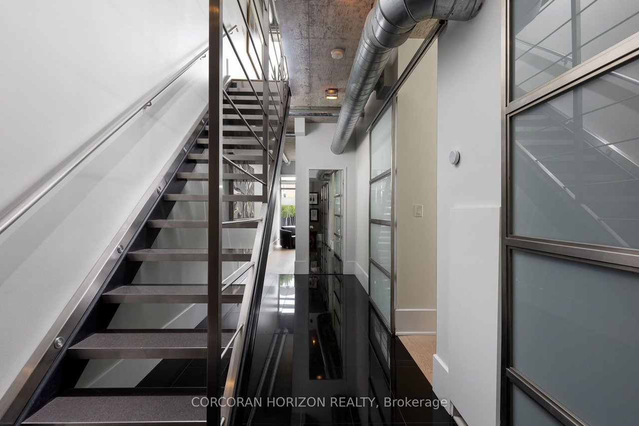 QUEEN ST W PENTHOUSE