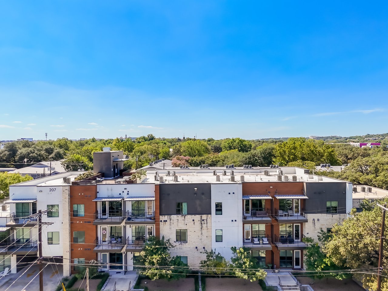 207 W Johanna Street