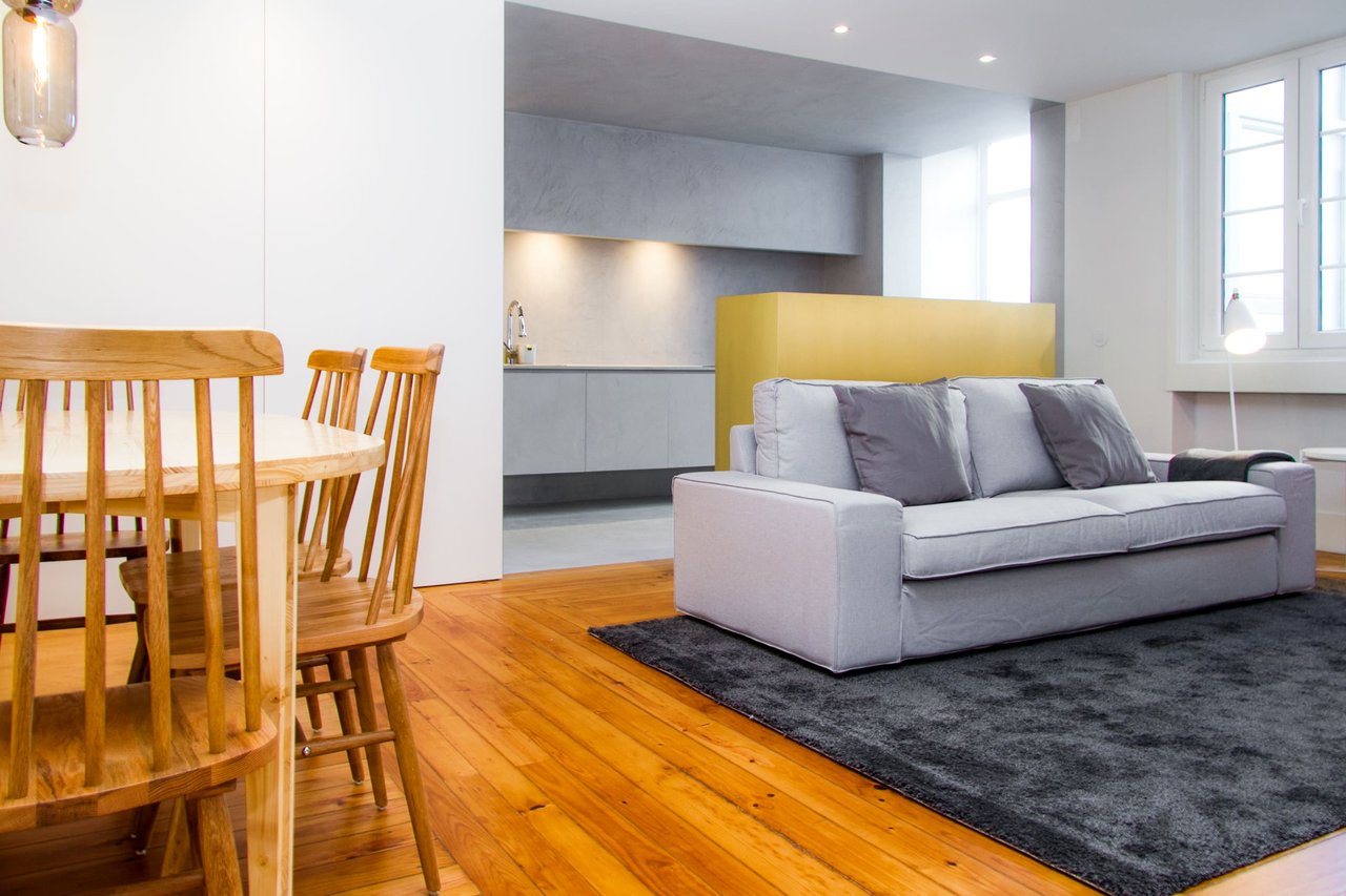 Elegant 3-Bedroom Apartment with AL License and Terrace in Central Porto