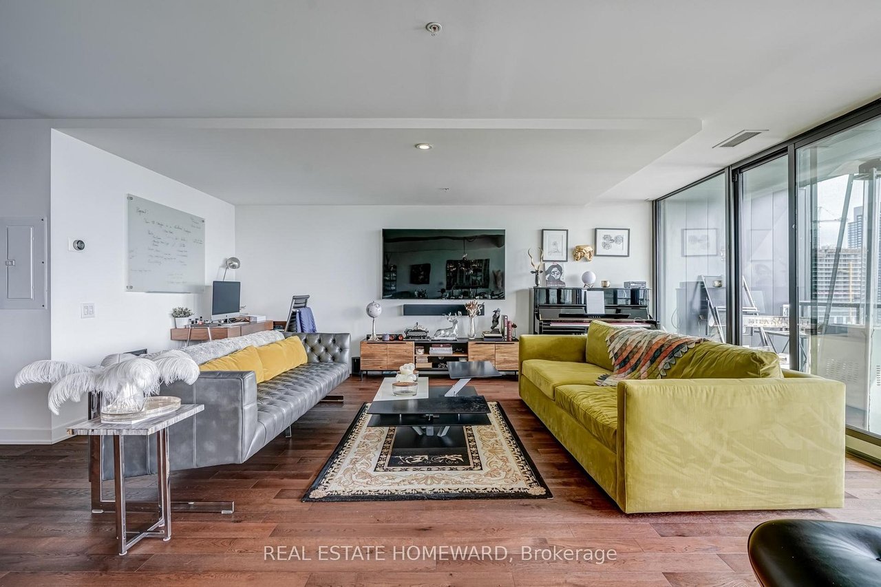 KING WEST LUXURY 