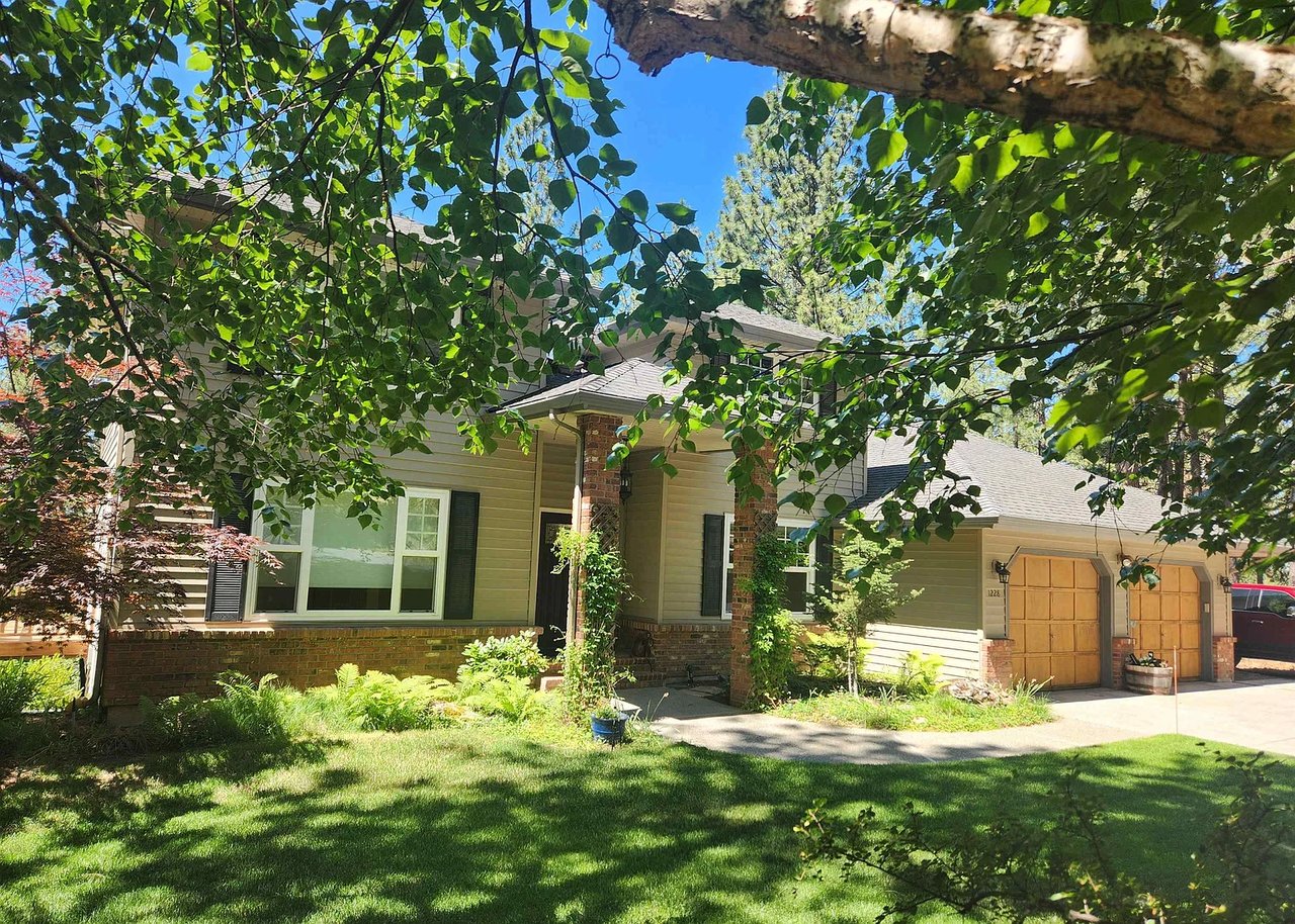 1228 S Greenridge Dr