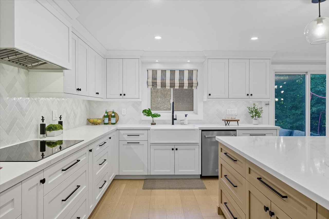 11 Avondale Cres 