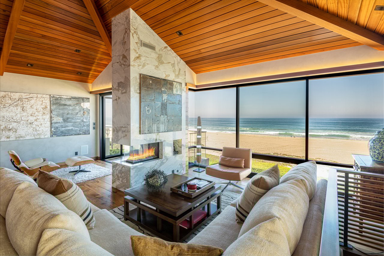 Laid- Back Luxury: Life Along Southern California's Coastline