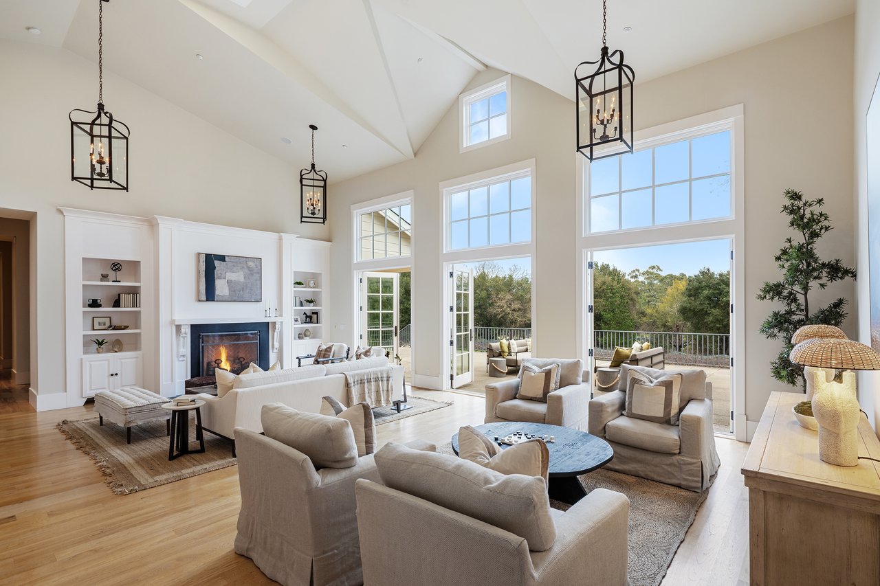 1239 Sobre Vista Drive