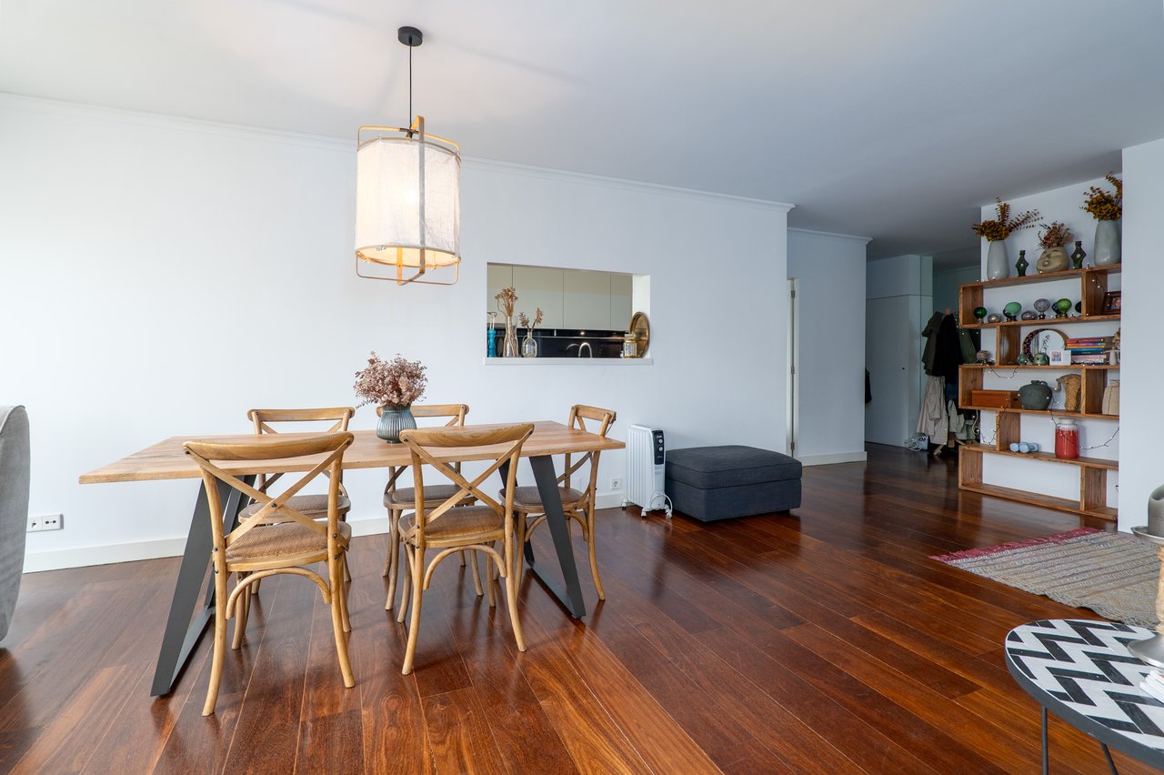 Sea View 2-Bedroom Apartment for Rent in Tranquil Foz Location