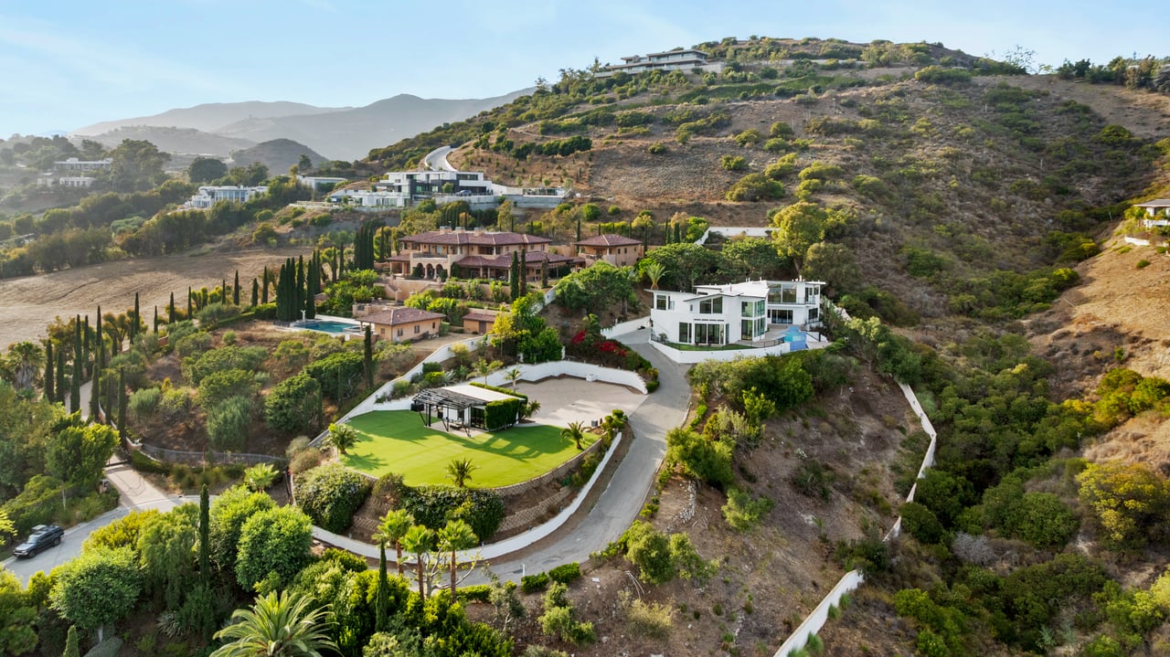 Luxurious Architectural Estate