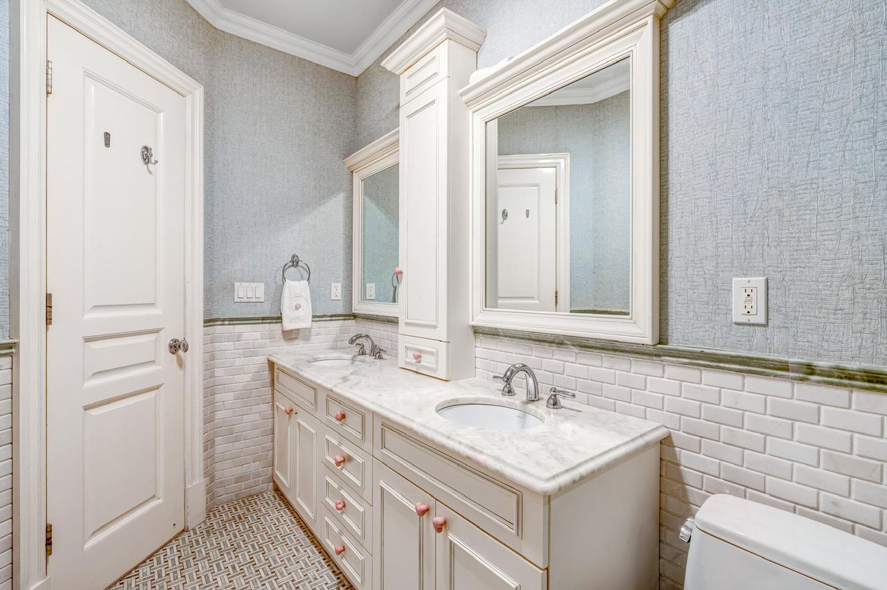 850 E 23rd Street private house