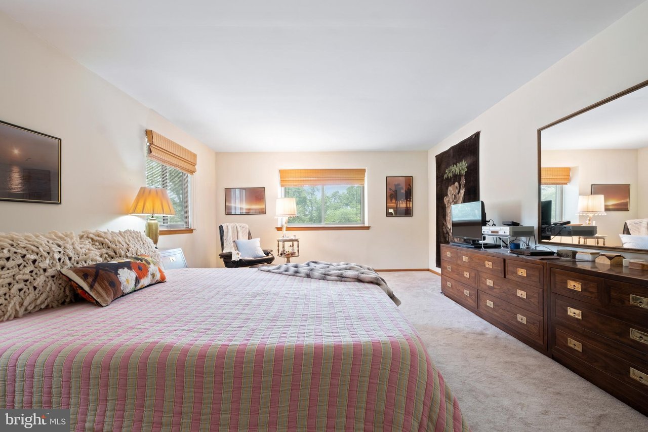 31 Lynne Cir