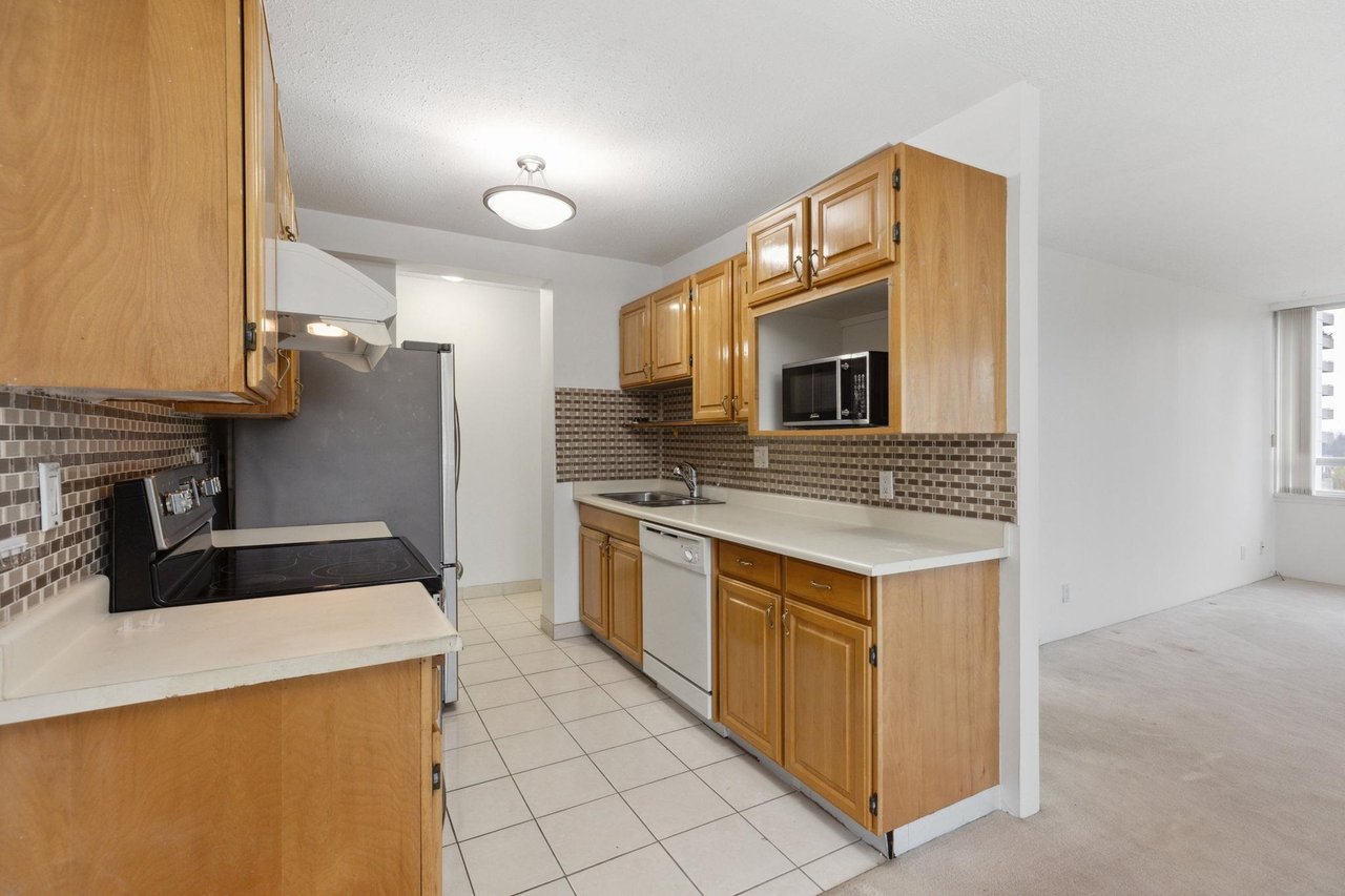 904-5652 Patterson Ave