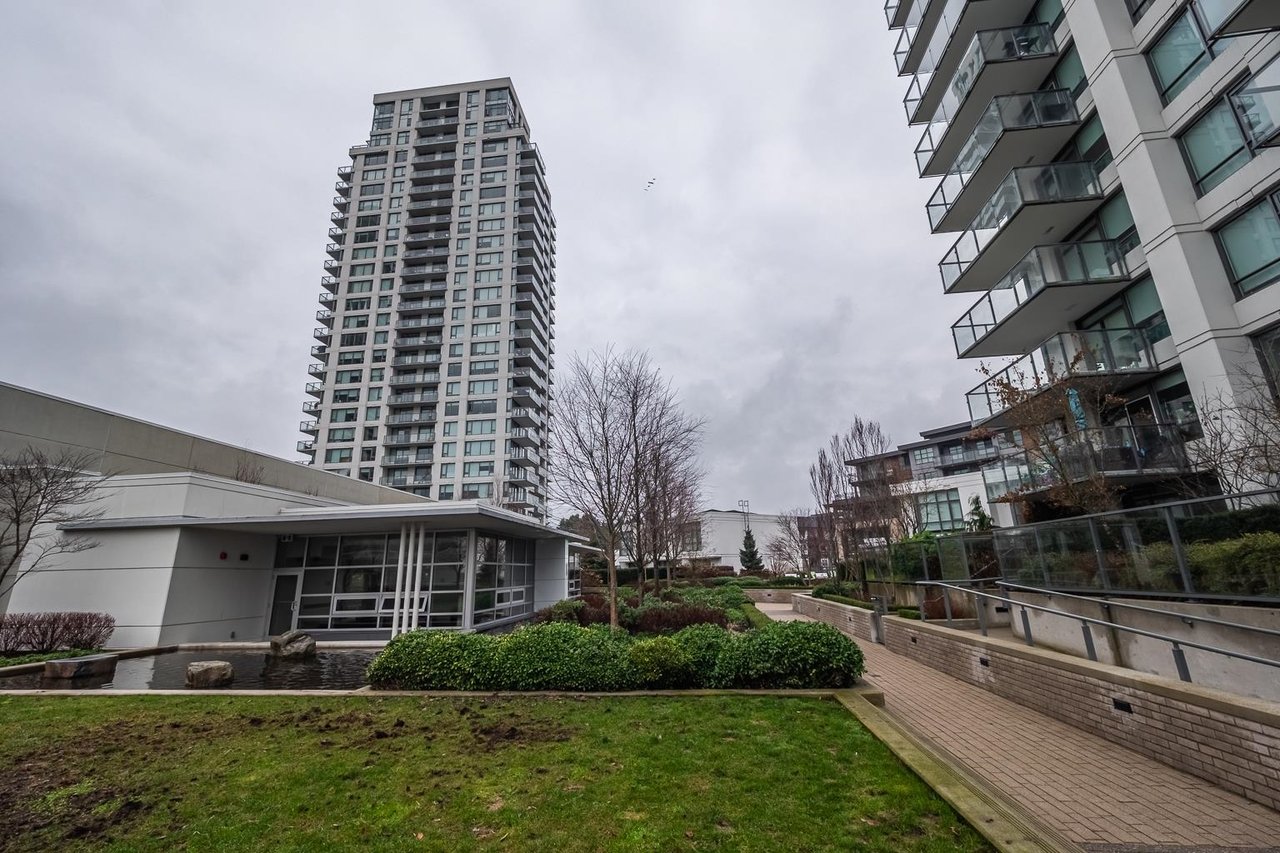 907-602 Como Lake Ave