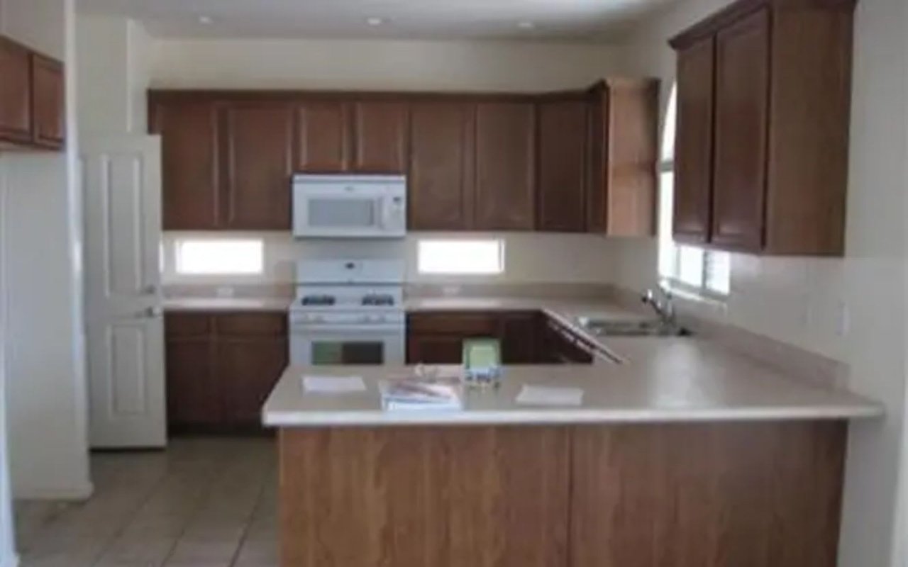 10717 S Miramar Canyon Pass