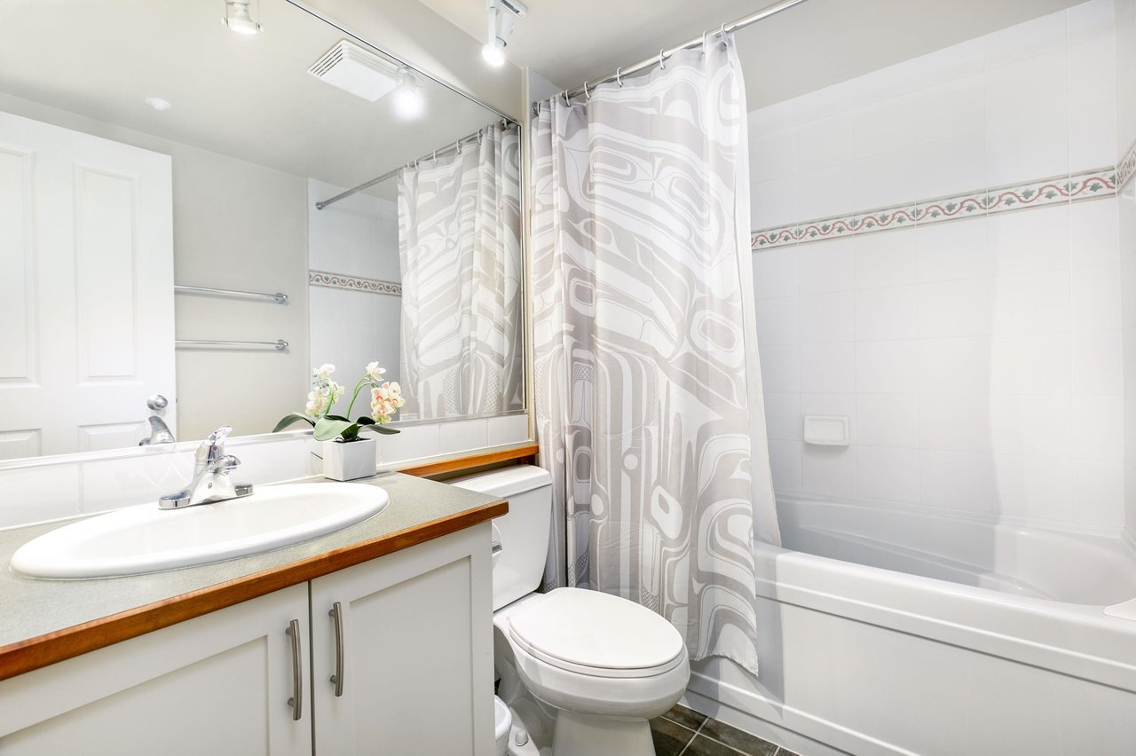 402-4660 Blackcomb Wy