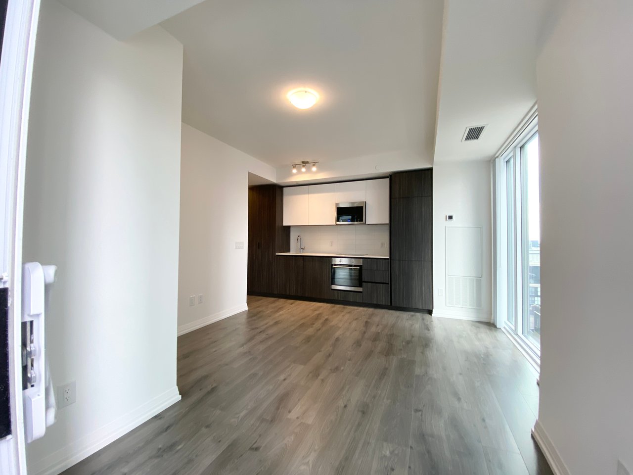 8 Widmer Street 2005