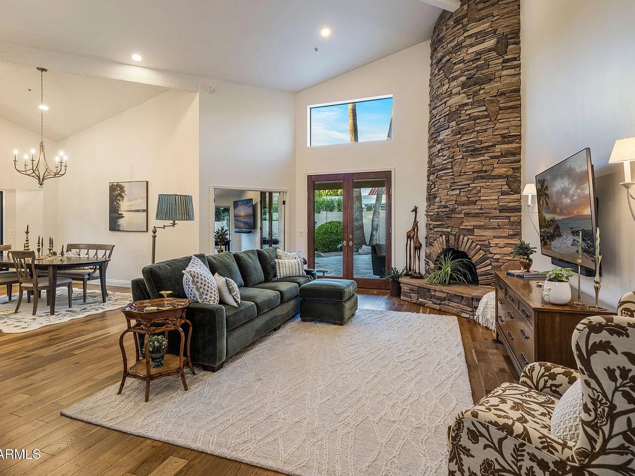 7516 E MERCER Lane