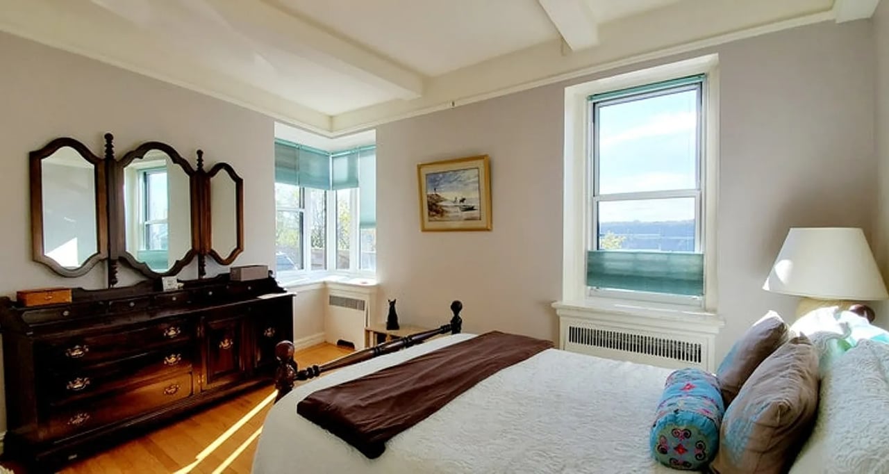 250 Cabrini Boulevard #1H