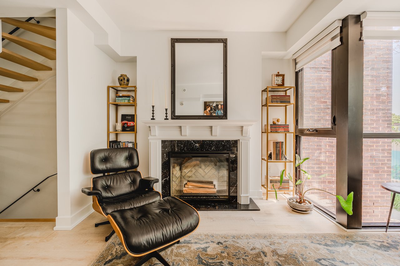 TH2-1331 Queen St E