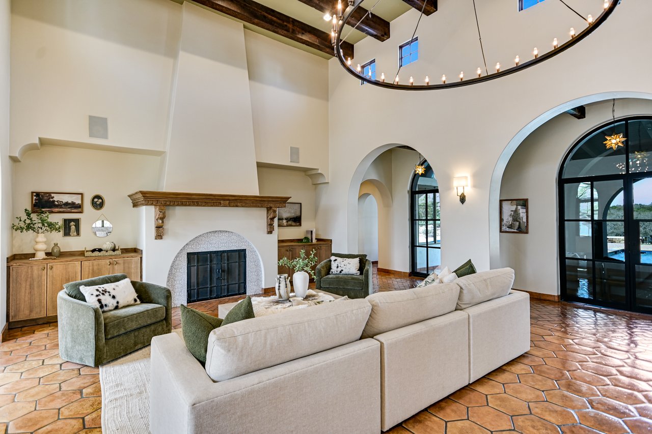 Spanish Oaks Hacienda