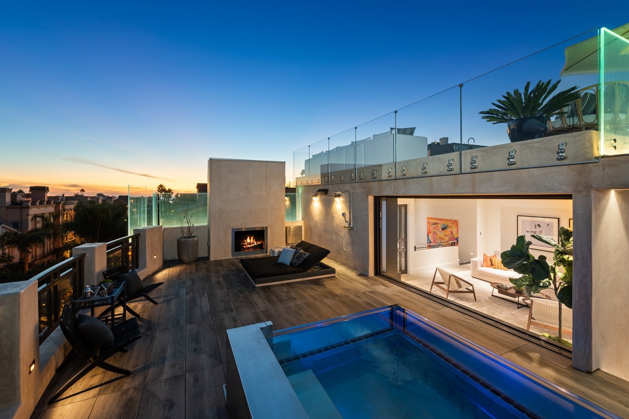 145 Channel Pointe Mall