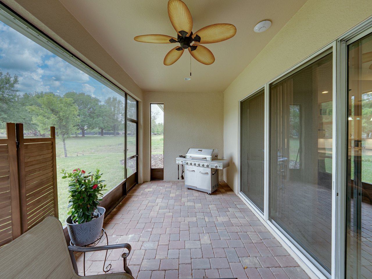14198 THOROUGHBRED DR