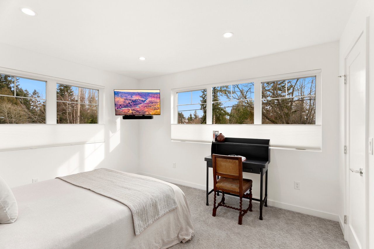 10419 & 10421 41st Avenue SW