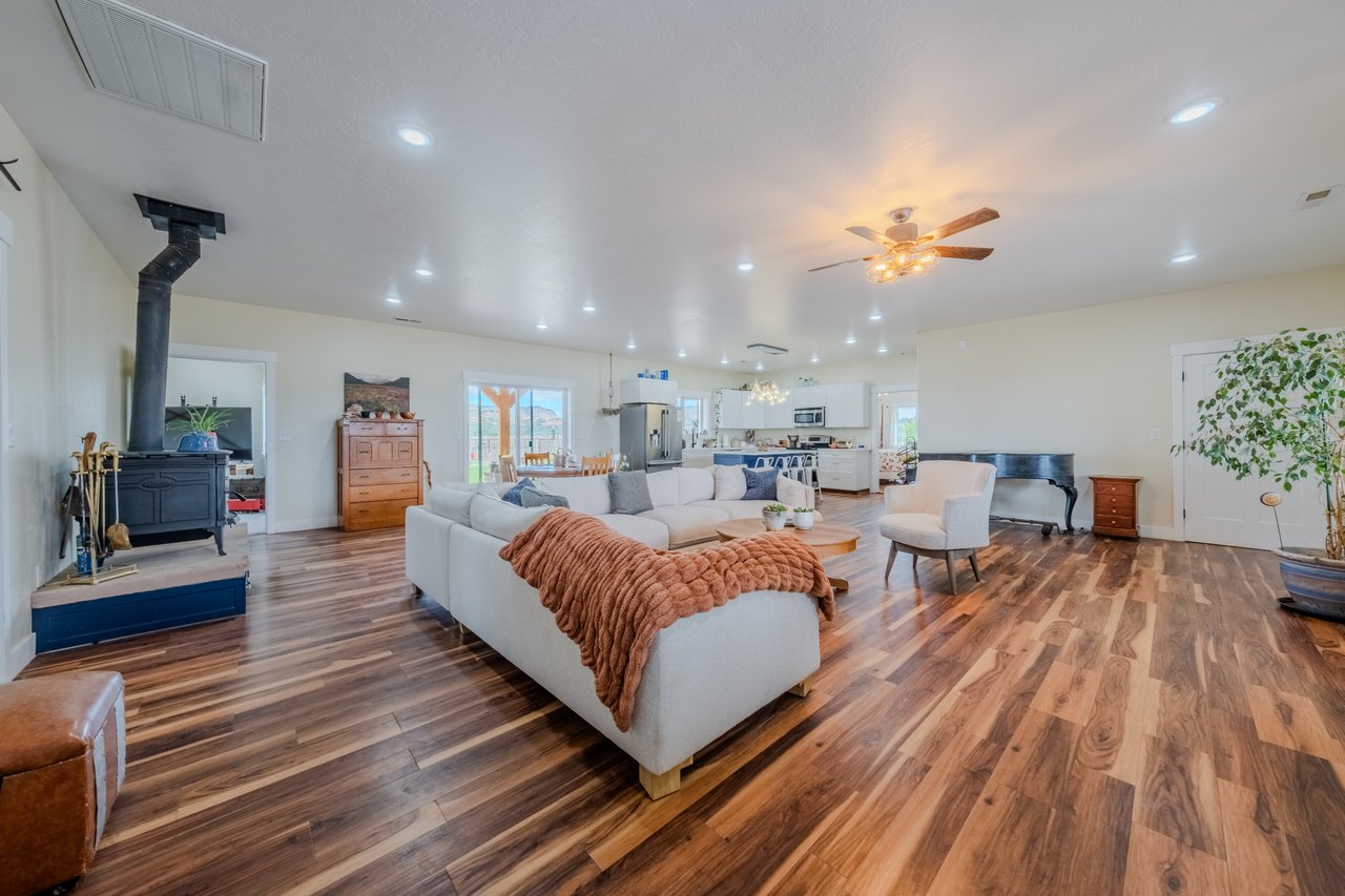 7395 N Johnson Canyon