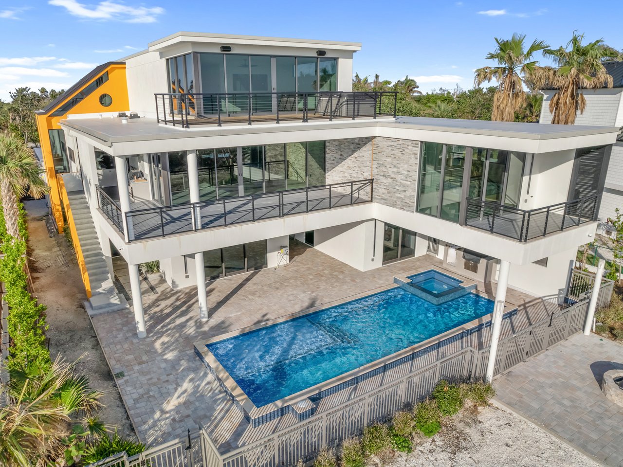 3615 W Gulf DR