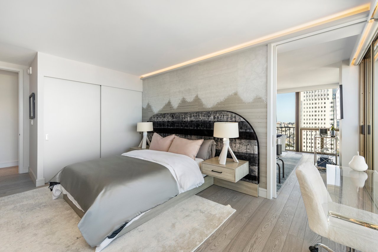 Seize The Bay… at 999 Green