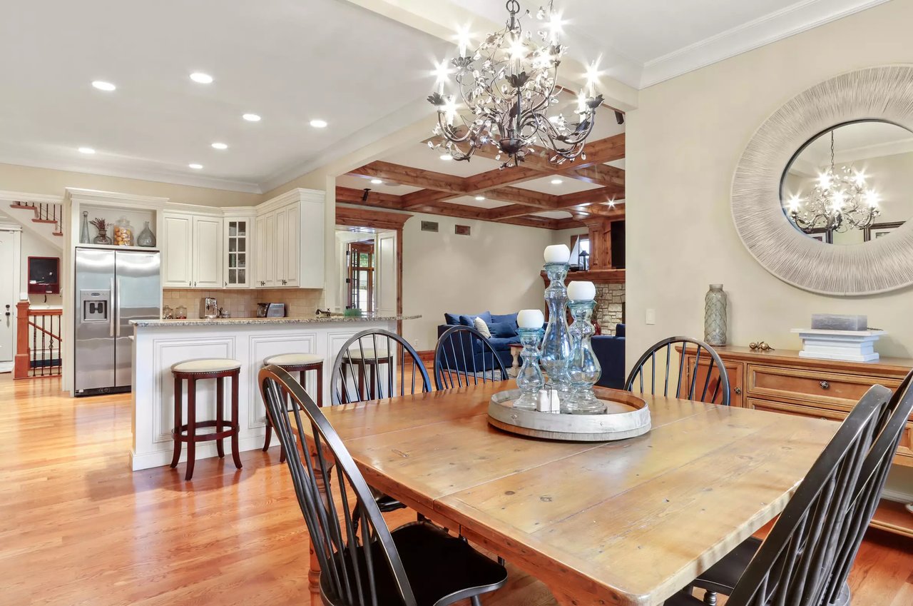 158 Abbey Springs Dr
