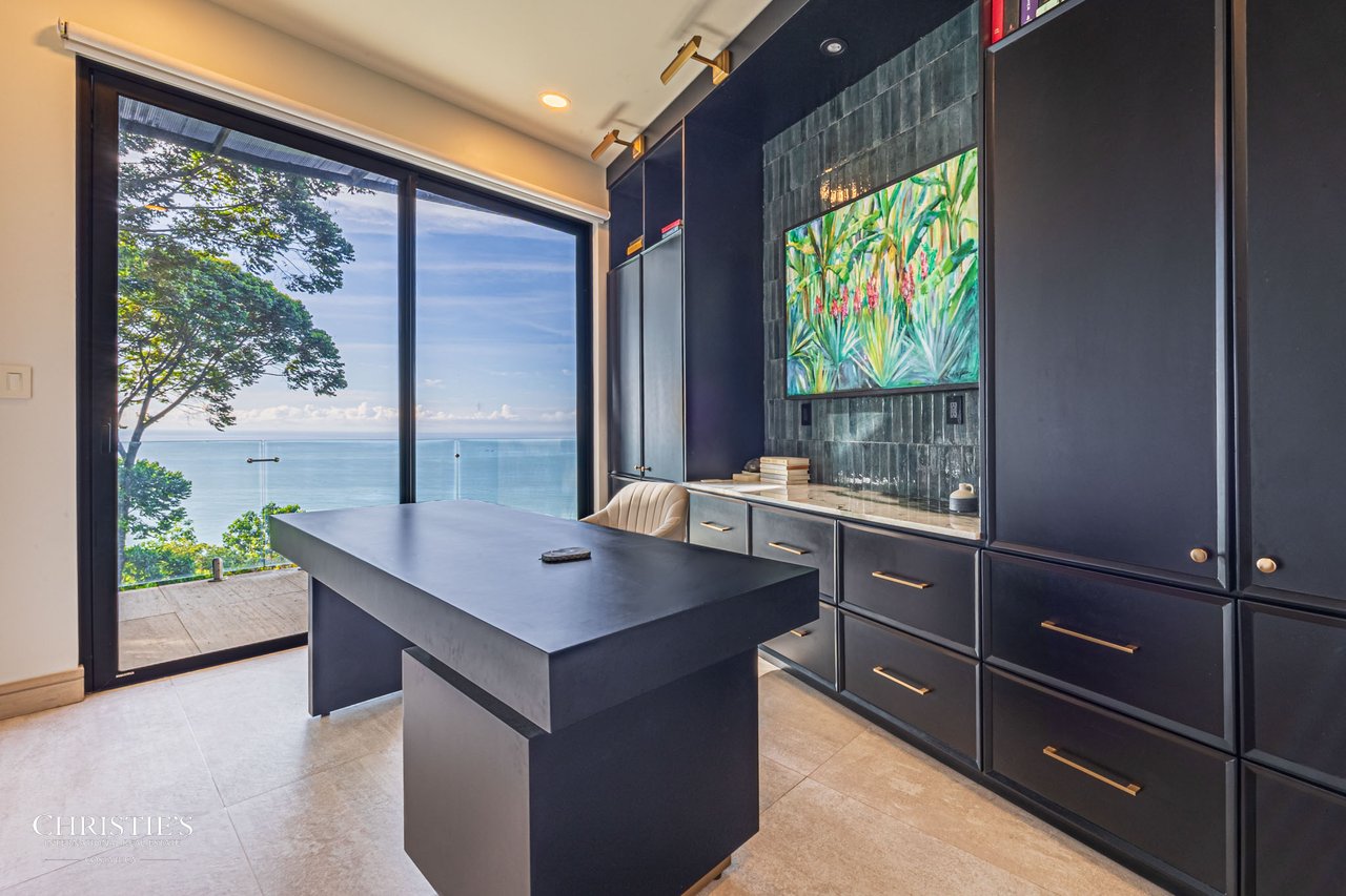 Luxury Estate in Escaleras — 5.5 Acres Majesty of Incredible Ocean Views 