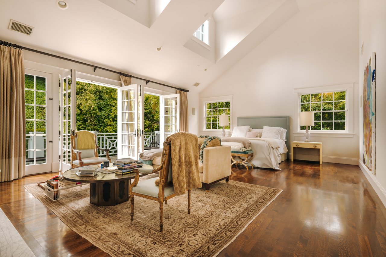 2435 Mandeville Canyon Rd 