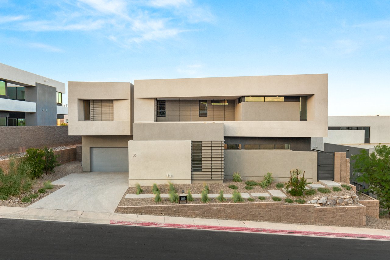 36 Rainbow Point Place