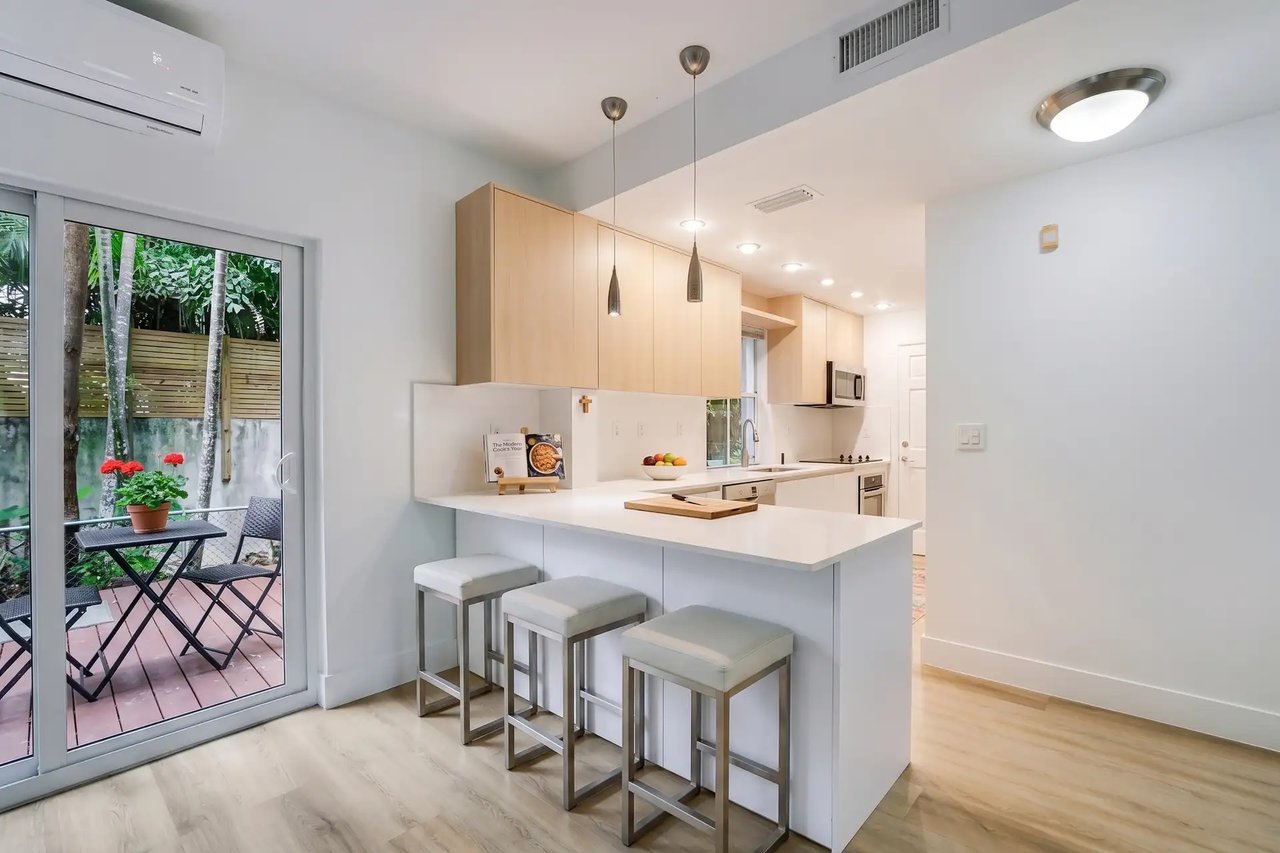 3605 SW 37 Avenue # 21