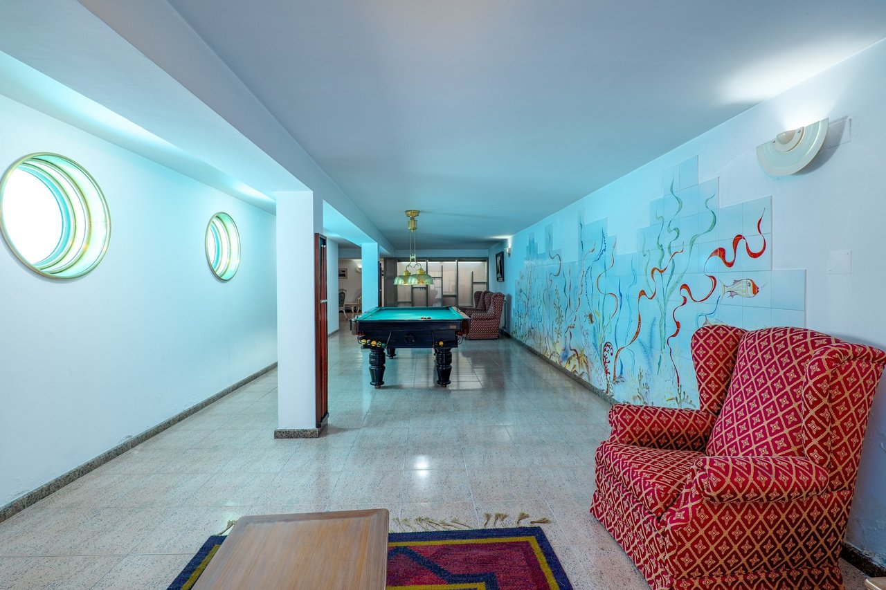 Secluded 5-Bedroom Villa with Pool and Sea Views on Expansive Dune-Side Plot – Apúlia e Fão