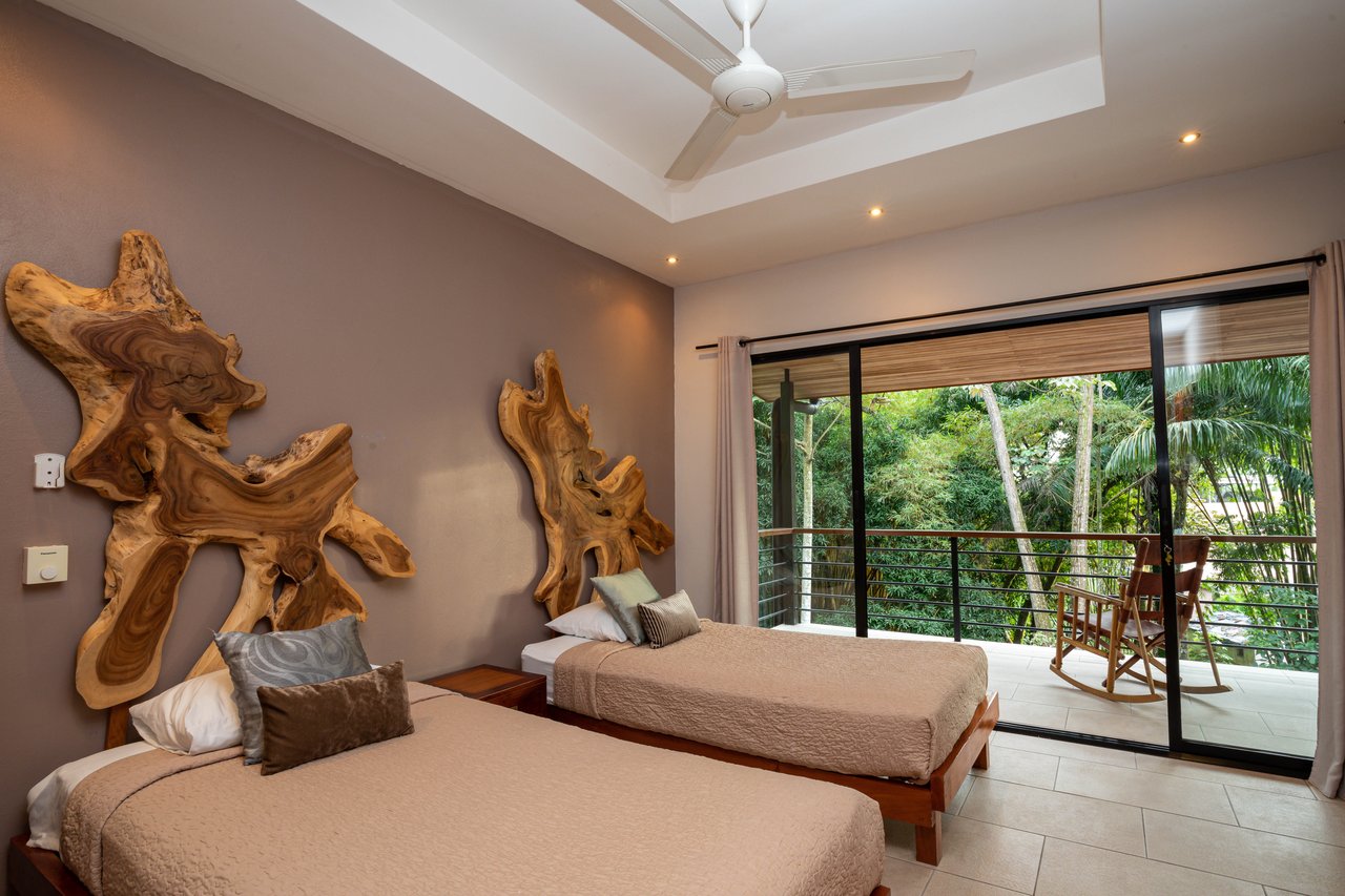 Villa Bailarin, Jungle Elegance