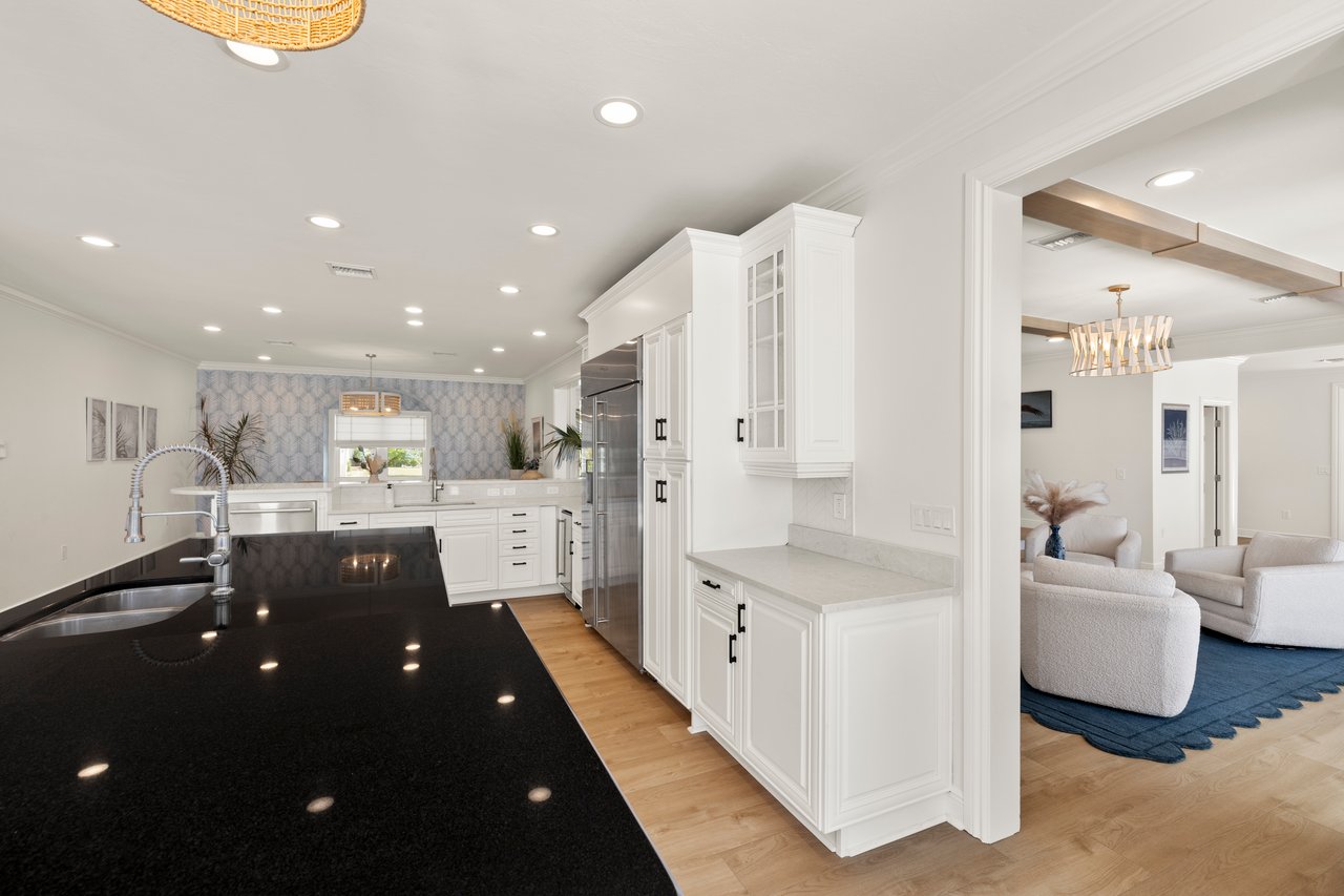 8451 Casa Del Rio LN