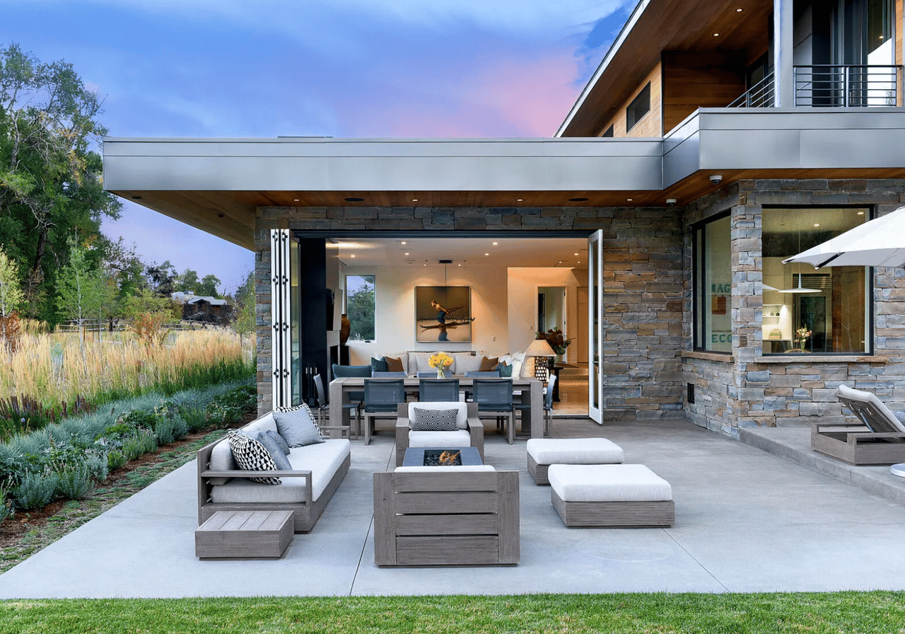 3816 N Two Creeks Ln