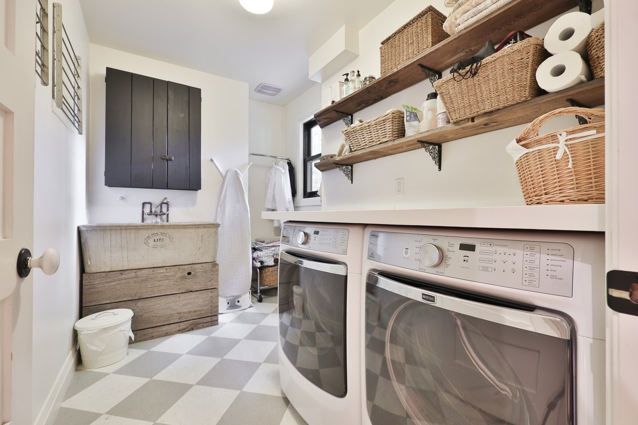 52 Kerr Street, Oakville