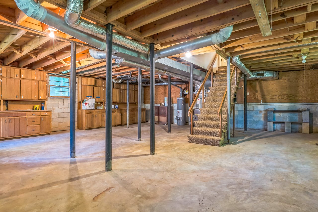 1646 Rainier Falls