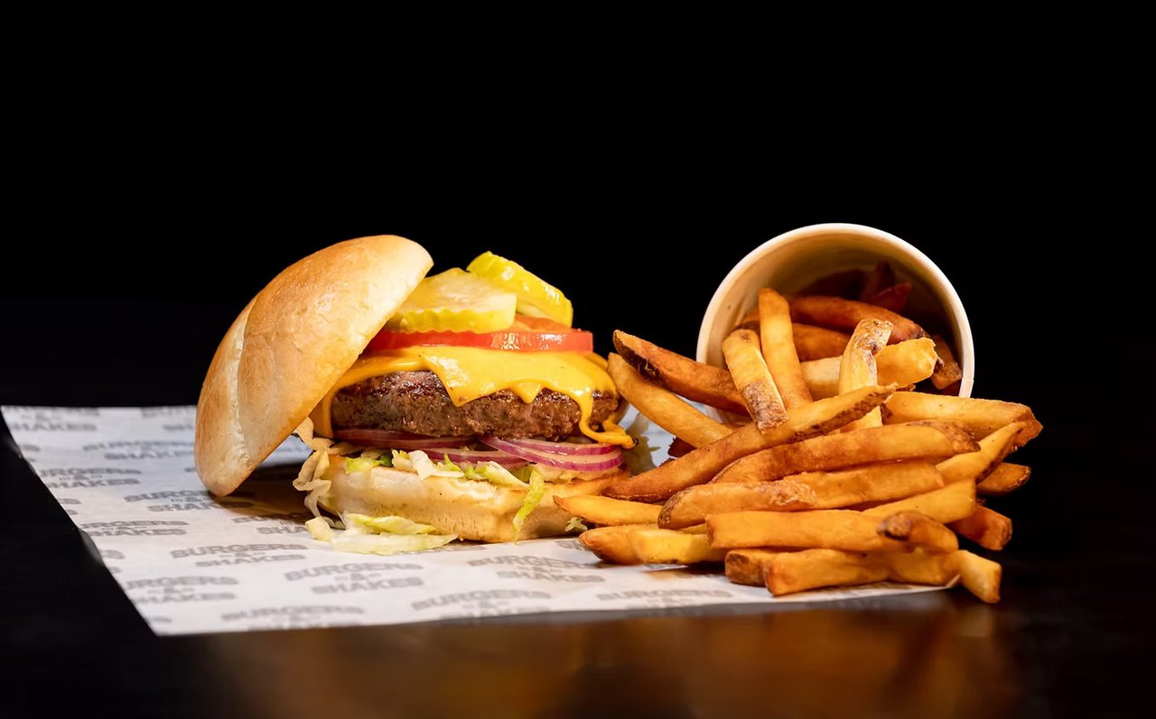 Burgers & Shakes Opens in North Miami