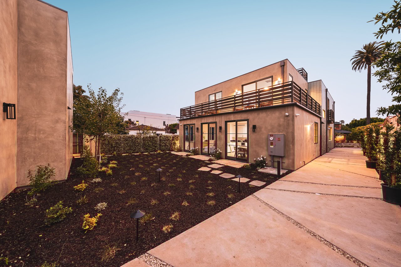 2114 Pier Ave