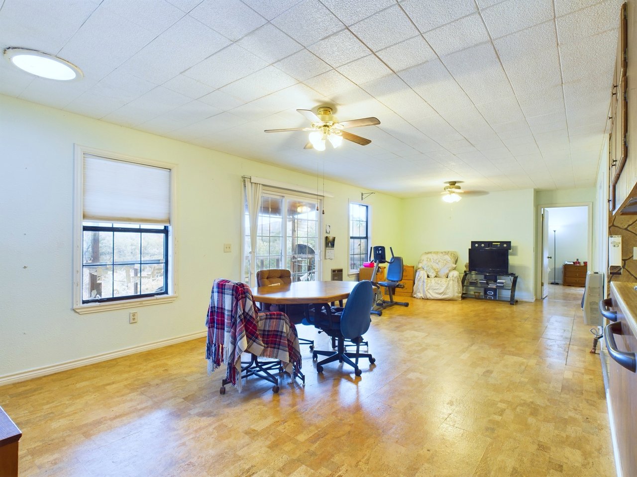 305 Tomahawk Trail