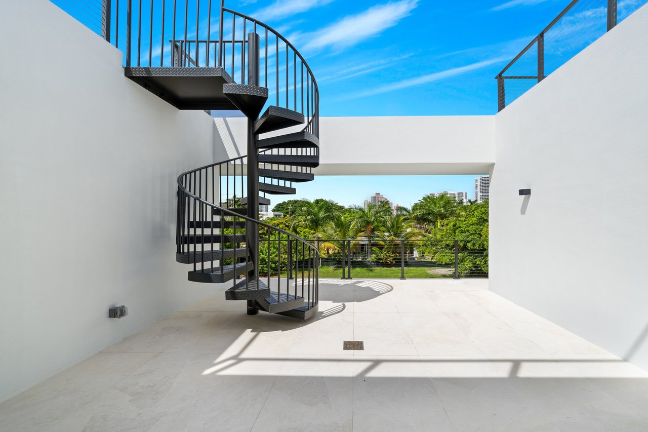 262 189th Terrace