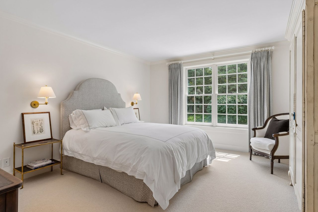 235 Hollander Road, Wayzata